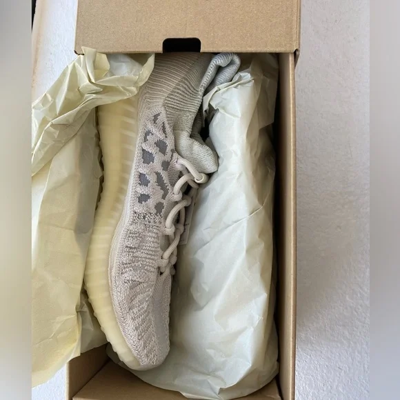 NWT YZY 350 V2 CMPCT, Yeezy - Picture 7 of 7